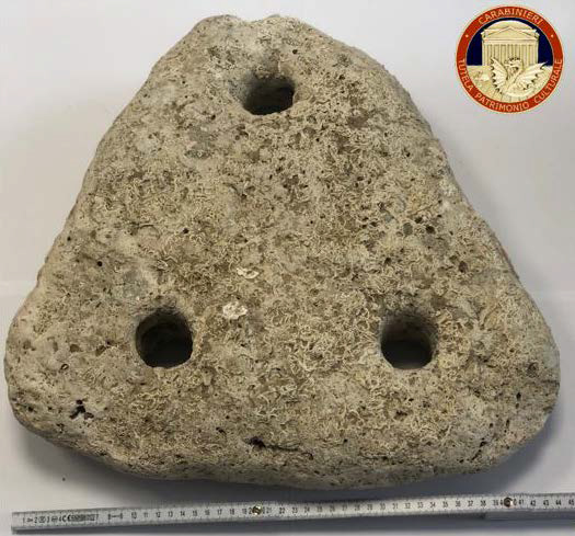 Antica ancora restituita da Carabinieri a museo Vasto