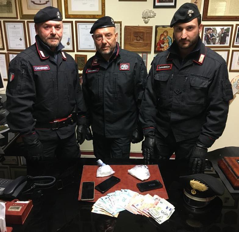 Droga, arrestato dai carabinieri di Vasto un 22 enne albanese, è stato trovato con 210 gr di cocaina