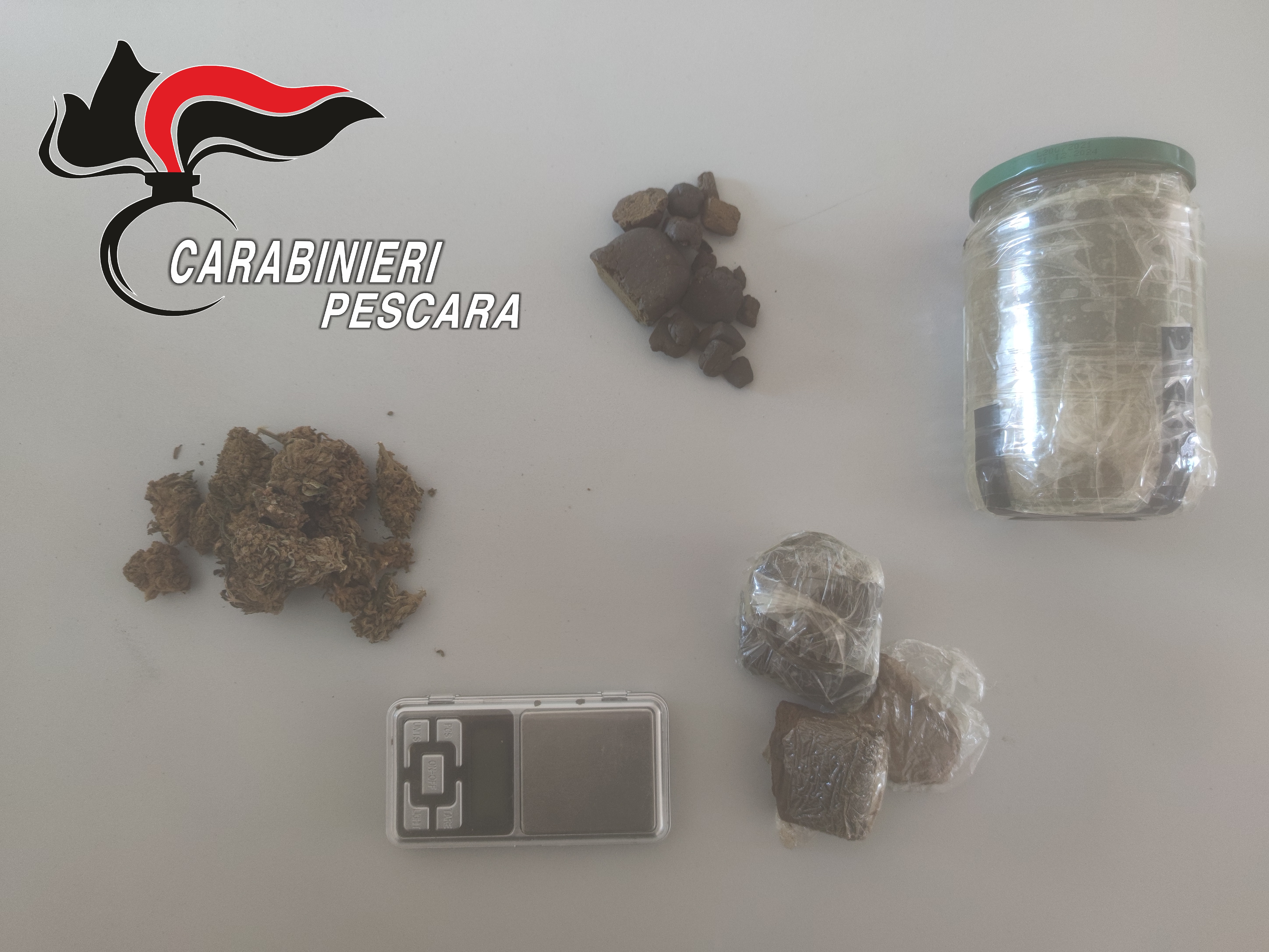 Montesilvano, aveva in casa 200 grammi di hashish, arrestato dai carabinieri