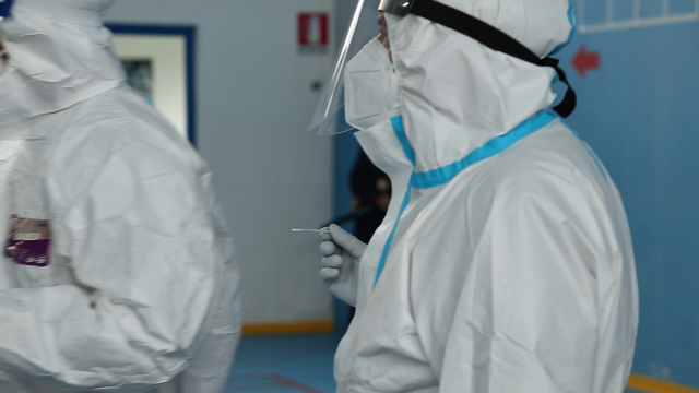 Coronavirus, scende la curva dei contagi, 381 nuovi casi in Abruzzo su 4384 tamponi