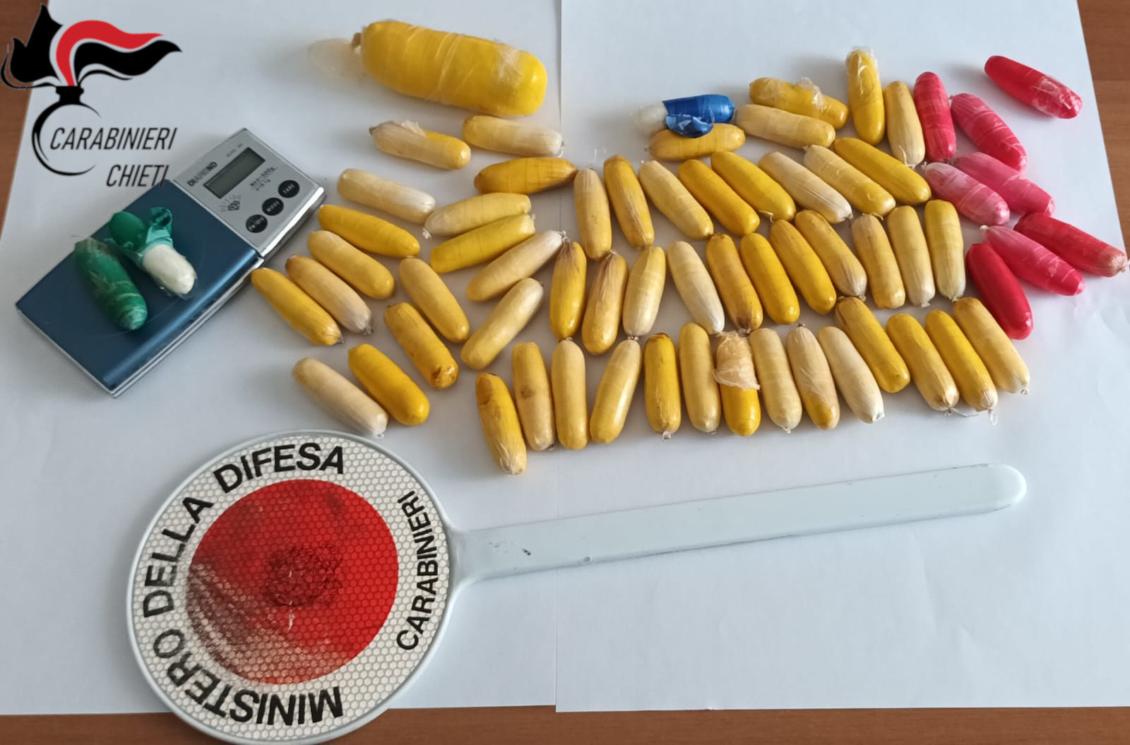 Lanciano, operazione antidroga: arrestati due corrieri, sequestrati 900 grammi di cocaina