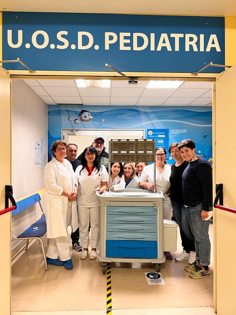 I "cavalieri" donano un carrello all'ospedale di Vasto  nel ricordo del pediatra Roberto Festa