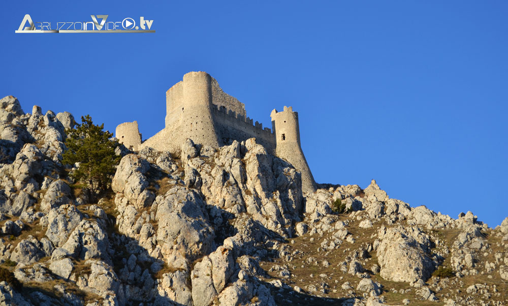 Rocca Calascio è una rocca situata in Abruzzo, nel territorio del comune di Calascio (AQ) 