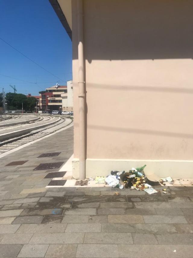 Giovane aggredito all'ex stazione, Fratelli d'Italia: Lanciano terra di nessuno