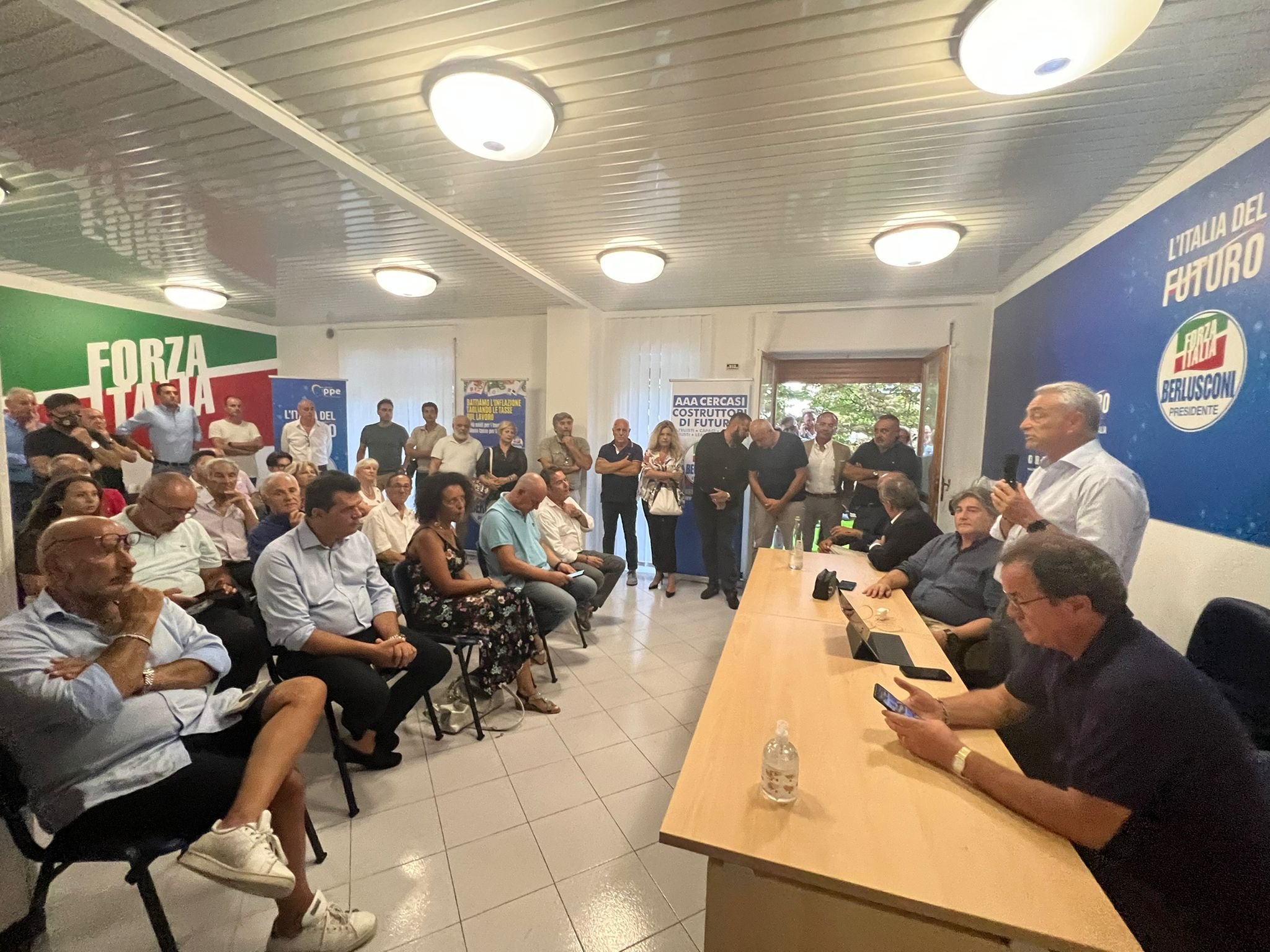 Pescara, inaugurata in via Carducci la nuova sede regionale di Forza Italia