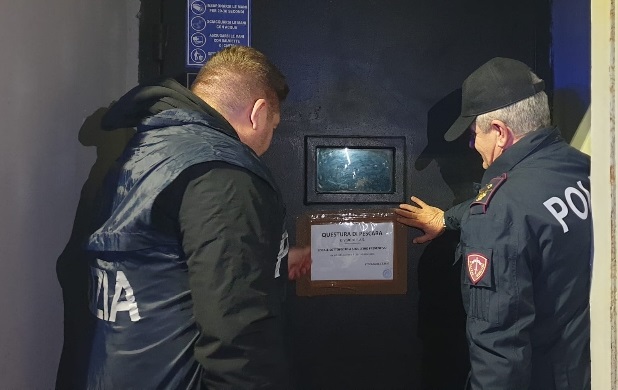 Pescara, la Polizia sequestra una discoteca abusiva nella zona di Pescara Vecchia.