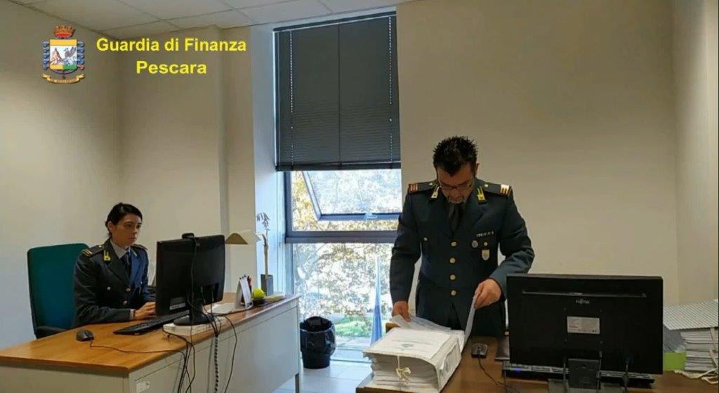 Denunciati dalla Guardia di Finanza tre imprenditori per frode fiscale per oltre 800.000 euro