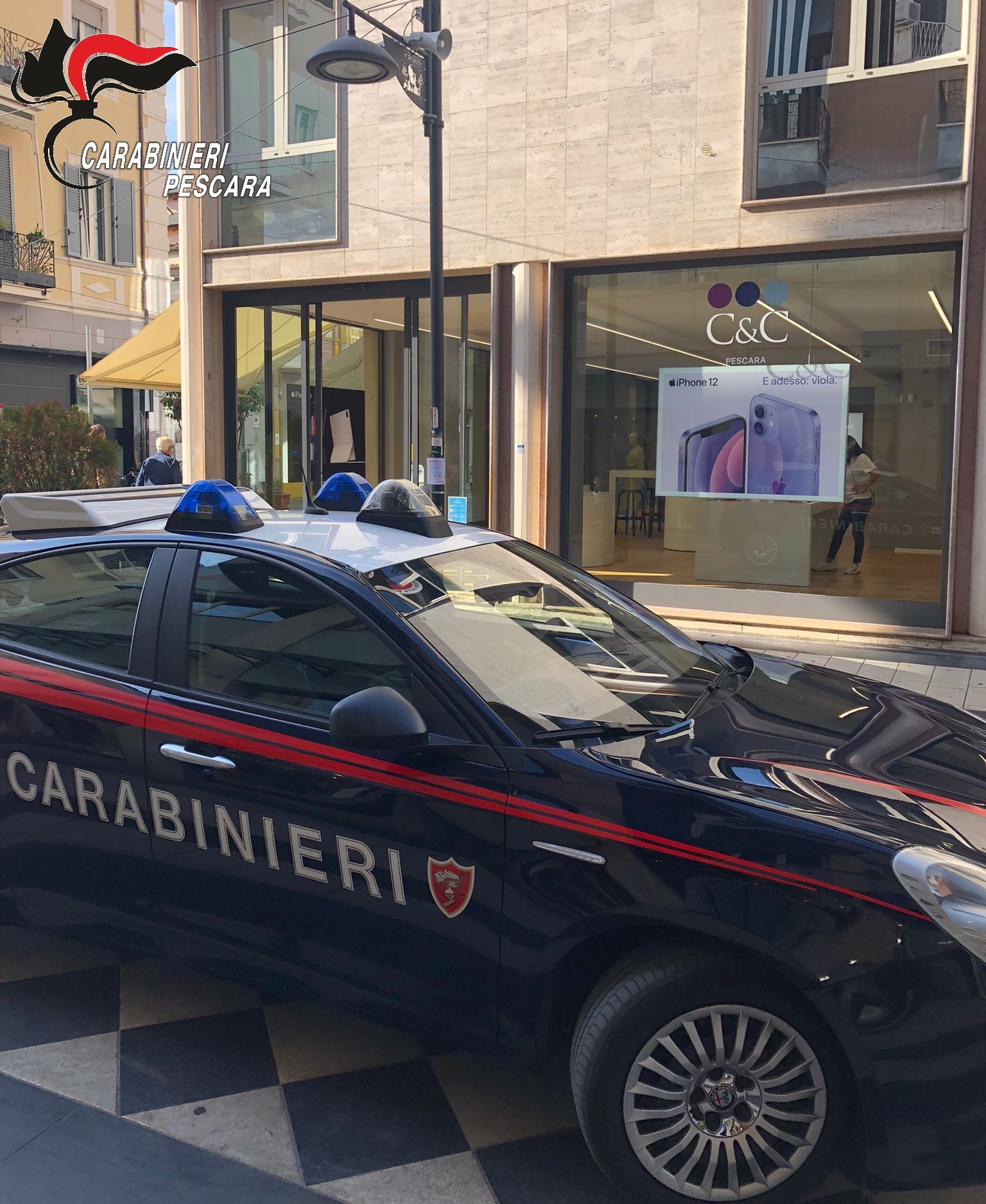 Pescara, furto allo Store Apple di via Battisti, i Carabinieri individuano il ladro e recuperano la refurtiva