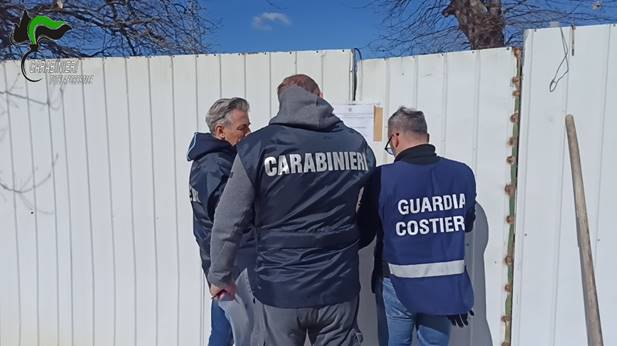 Alanno, operazione congiunta Carabinieri Forestale e Capitaneria di Porto, sequestrata una discarica
