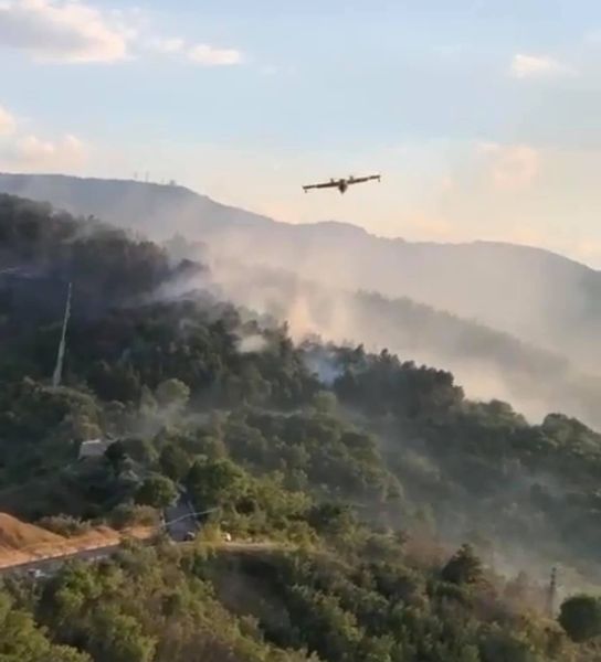 Incendi nel Parco nazionale della Maiella, il rogo dura da 6 giorni, in fumo 100 ettari di parco