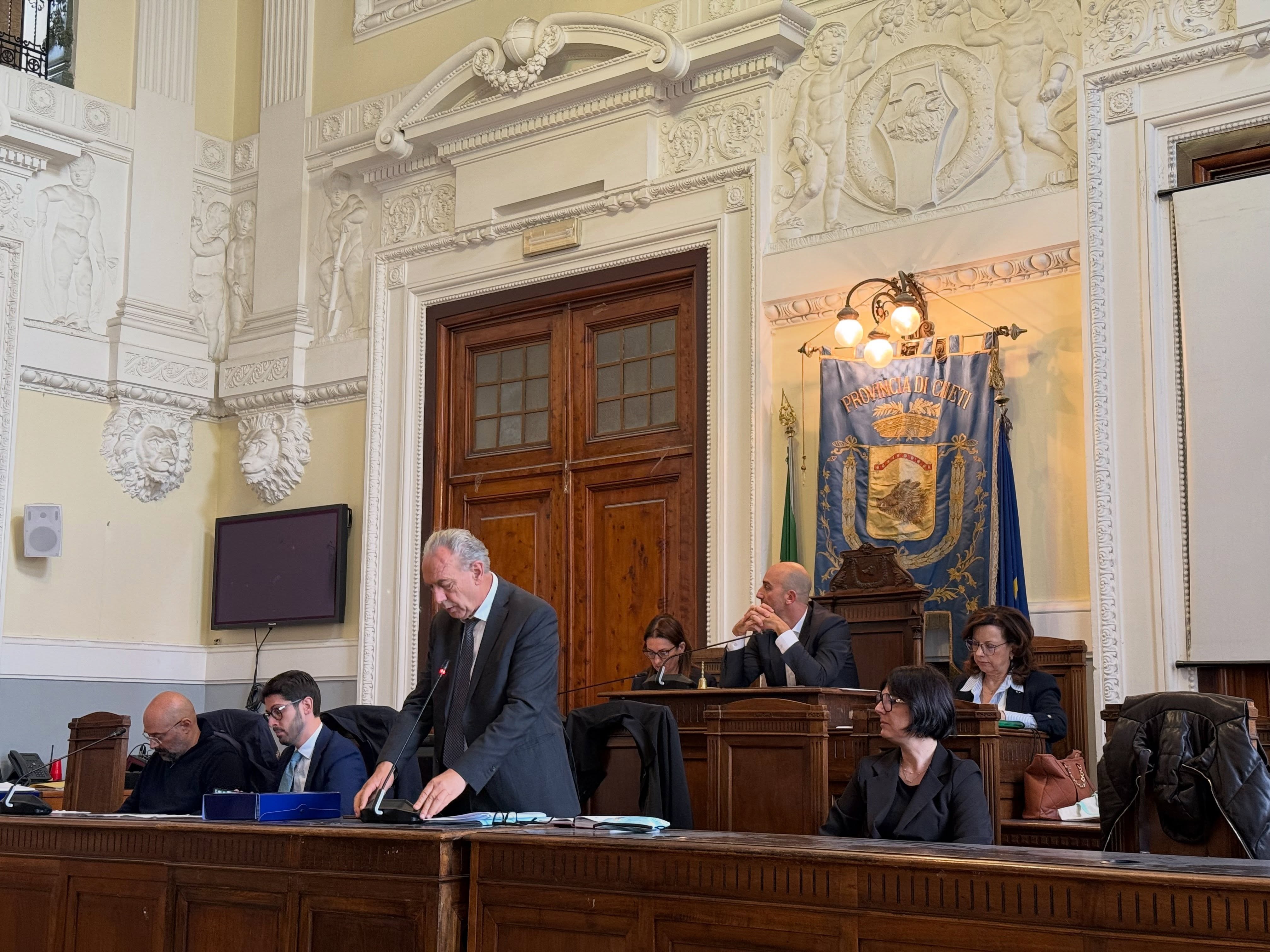 Rifiuti, ok del Consiglio comunale di Chieti alla delibera su EcoLan