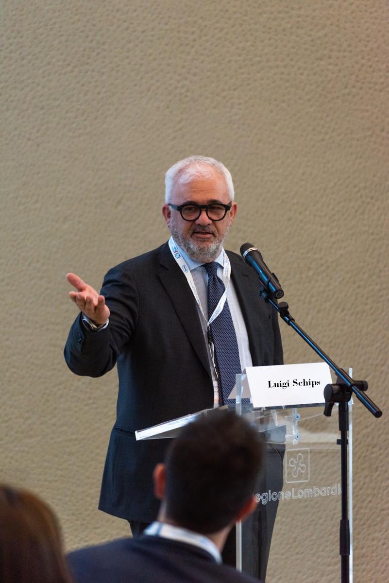 Sanità,  Luigi Schips premiato a Milano con riconoscimento per l'attività in uro-oncologia 