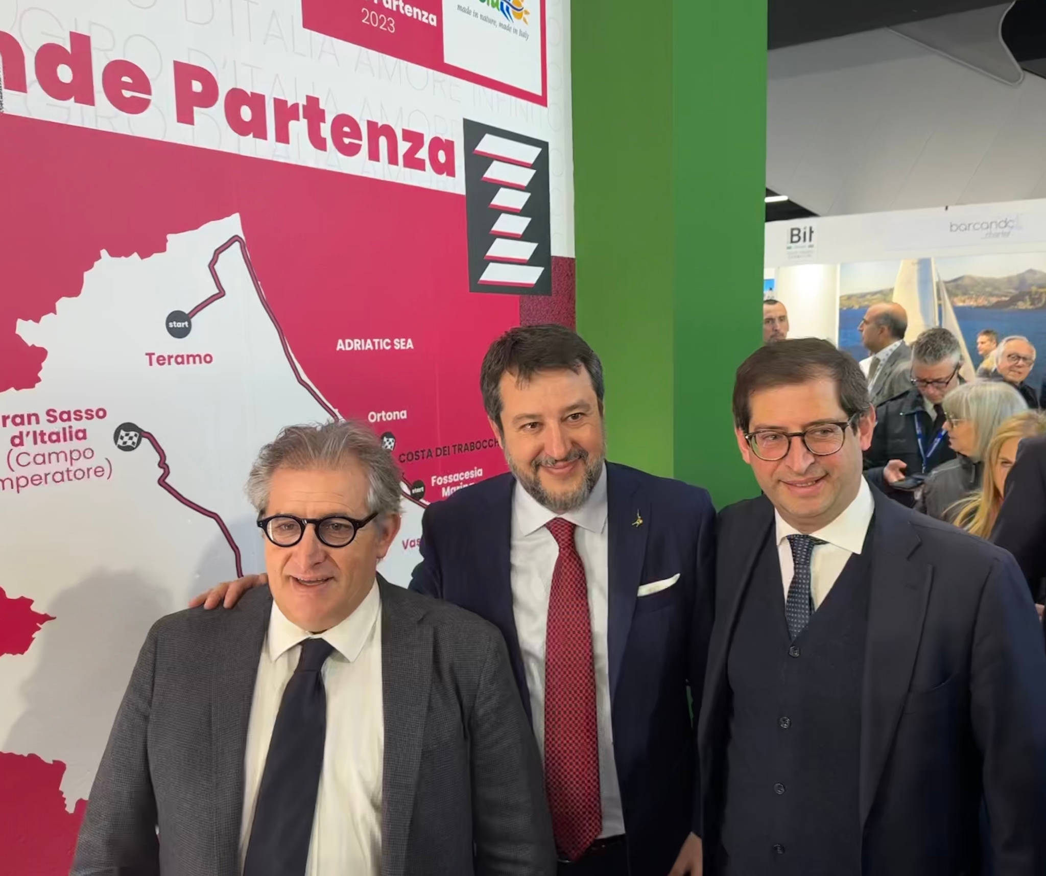 Matteo Salvini in visita allo stand dell’Abruzzo alla Bit di Milano