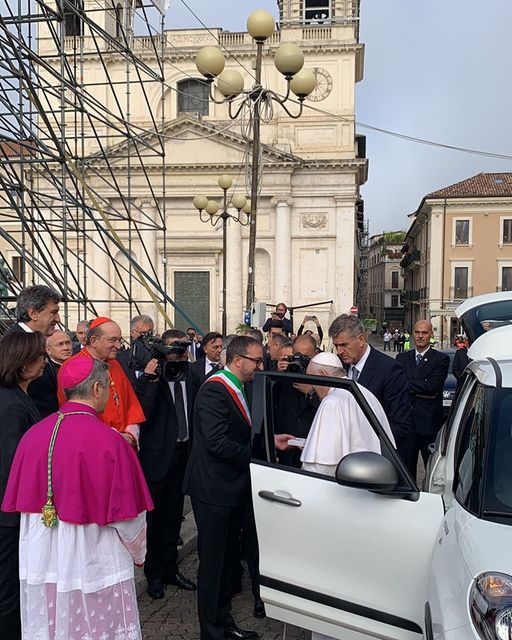 Papa Francesco a L'Aquila, il sindaco Biondi grati e riconoscenti della sua visita