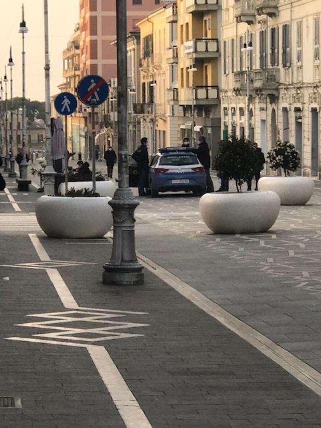Lanciano, movida: controlli della Polizia nei locali, denunce e sanzioni per Green Pass e vendita di alcolici a minori