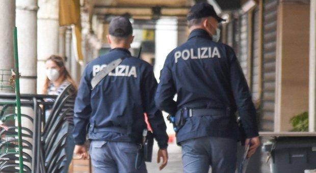 L'Aquila, violenza sessuale su una 15enne in pieno centro, denunciato un suo coetaneo