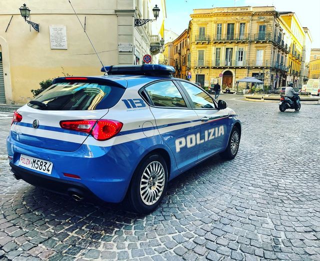 Chieti, fuggono dopo la truffa ad un'anziana, ma la polizia li arresta a Rivisondoli