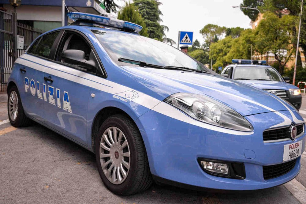 La Polizia di Stato di Pescara arresta un cittadino polacco per tentato un furto in un bar.