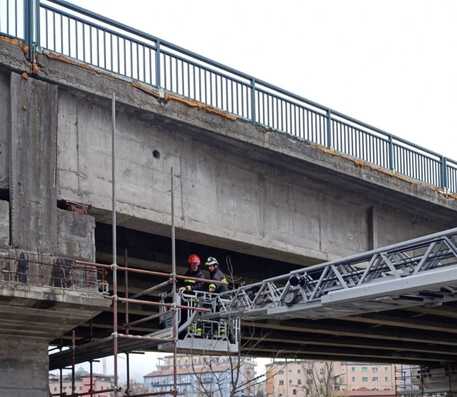 Teramo,  lesione sul manto stradale, chiuso il ponte San Gabriele