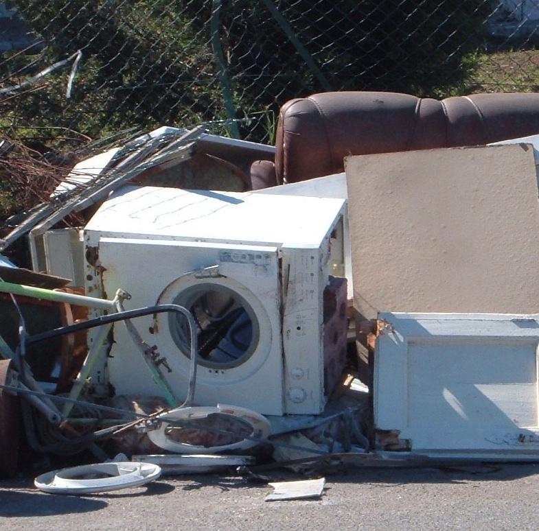 Pescara, abbandono di rifiuti ingombranti, scende in campo un’agenzia investigativa