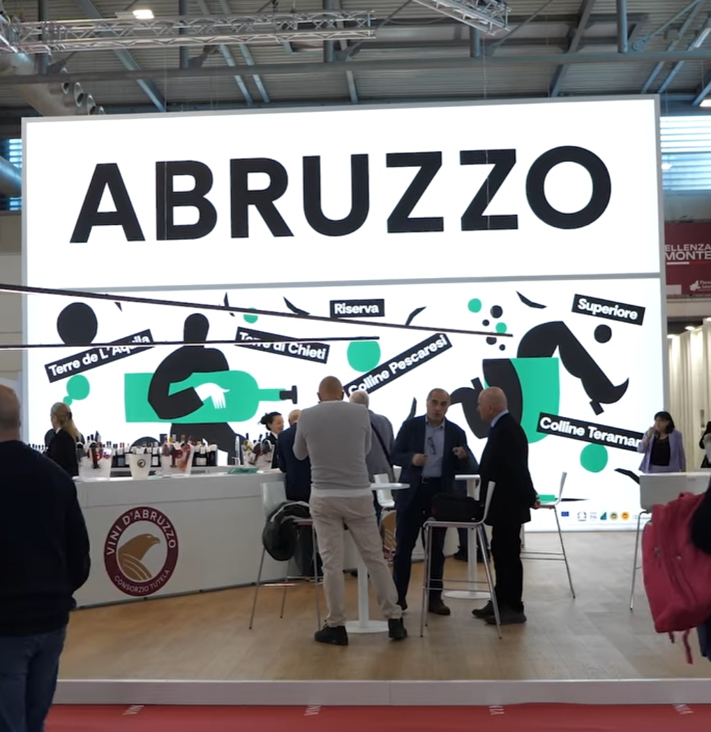 Vinitaly 2025, presentata la Guida “Vini D’Abruzzo per Bevitori Curiosi”